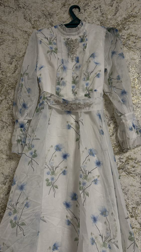 Продам платье 12 тыс