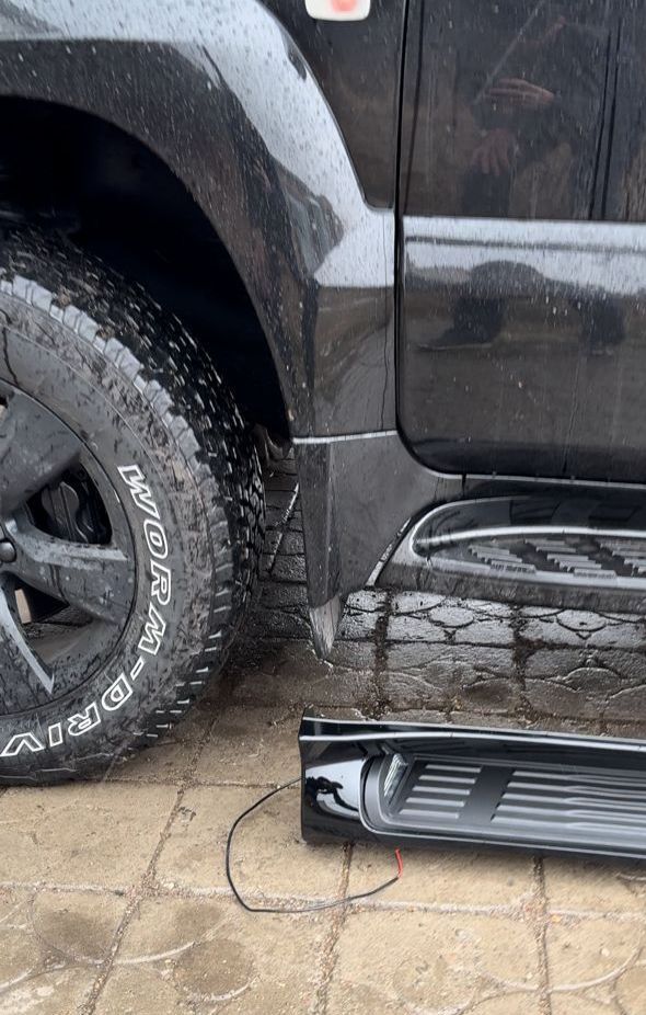 Уплотнительная резинка на крышку багажника Тойота Прадо 120 gx470