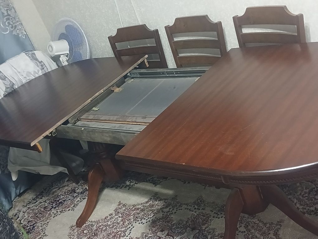 Срочно продам стол