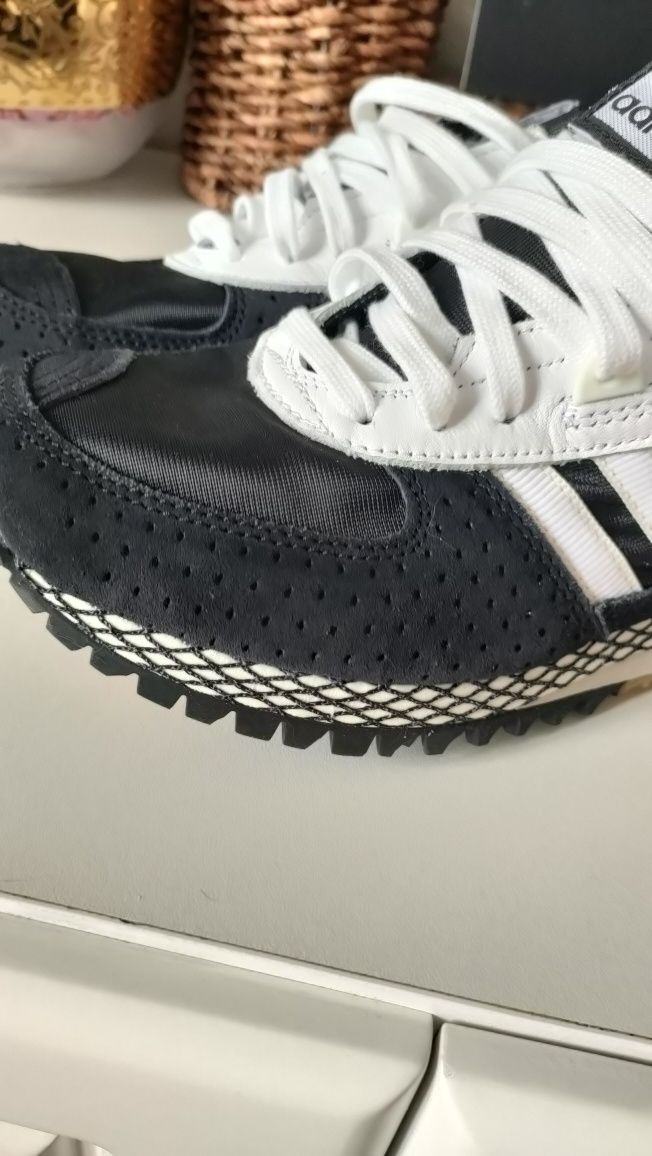 Кроссовки adidas