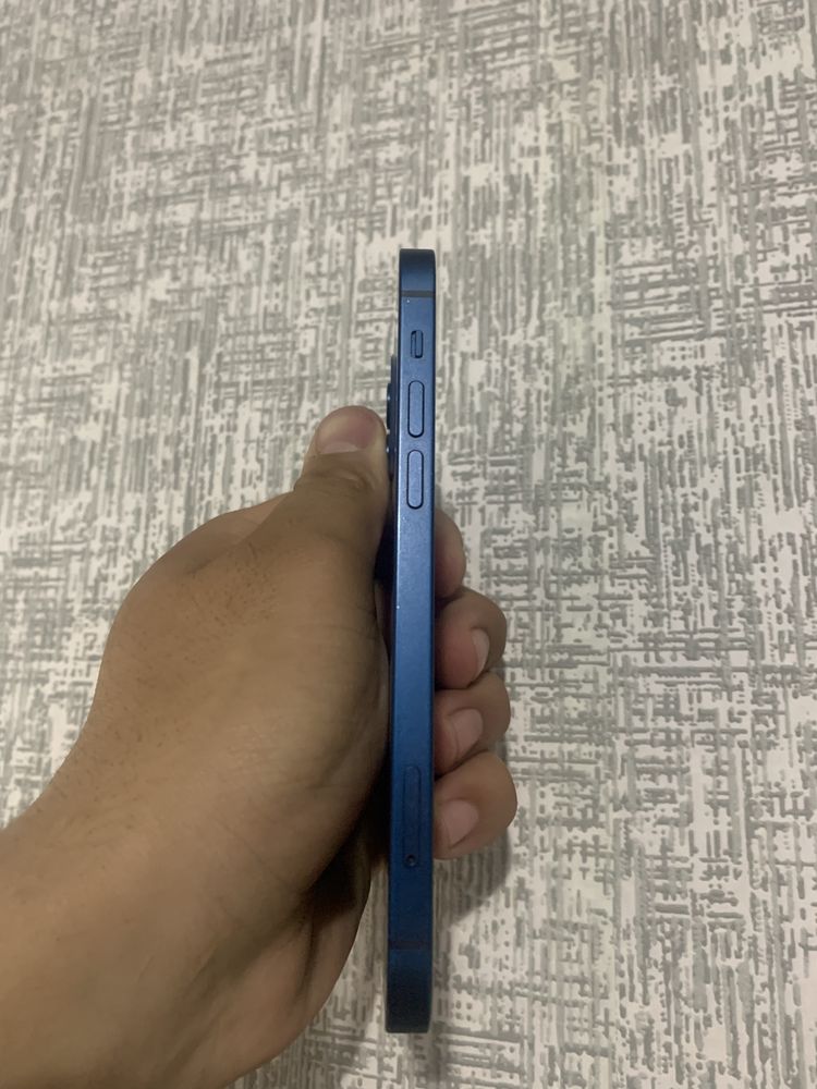 iPhone 12, 64 гб в идеальном состоянии