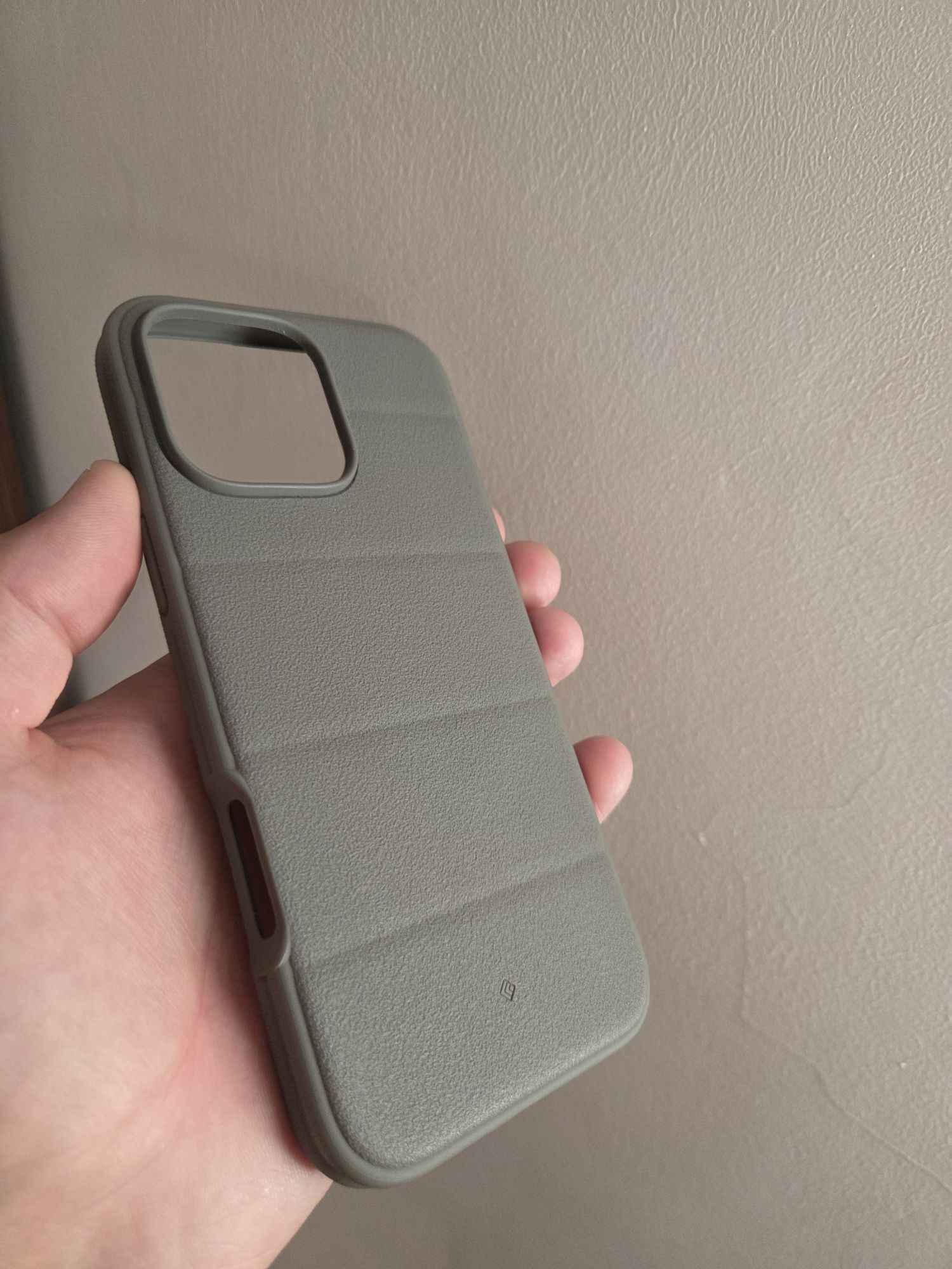 Чехол Spigen IPhone 16 Pro Max