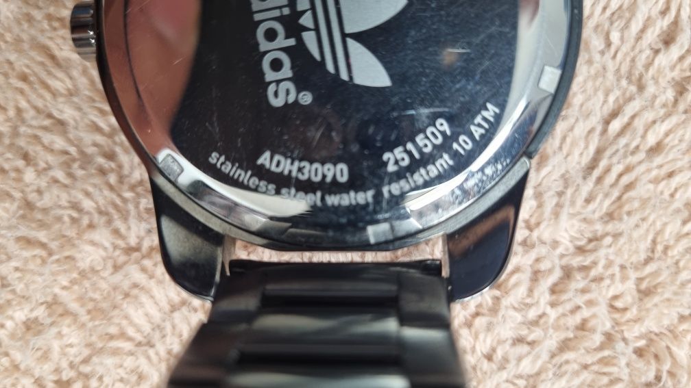 Часы Adidas кварцевые