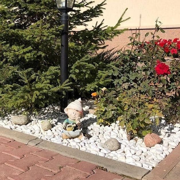 Белая каменная крошка (щебень) для клумб цена за 25 килограмм
