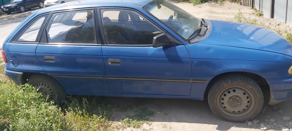 Продам Опель астра ф 1993-го 1.6