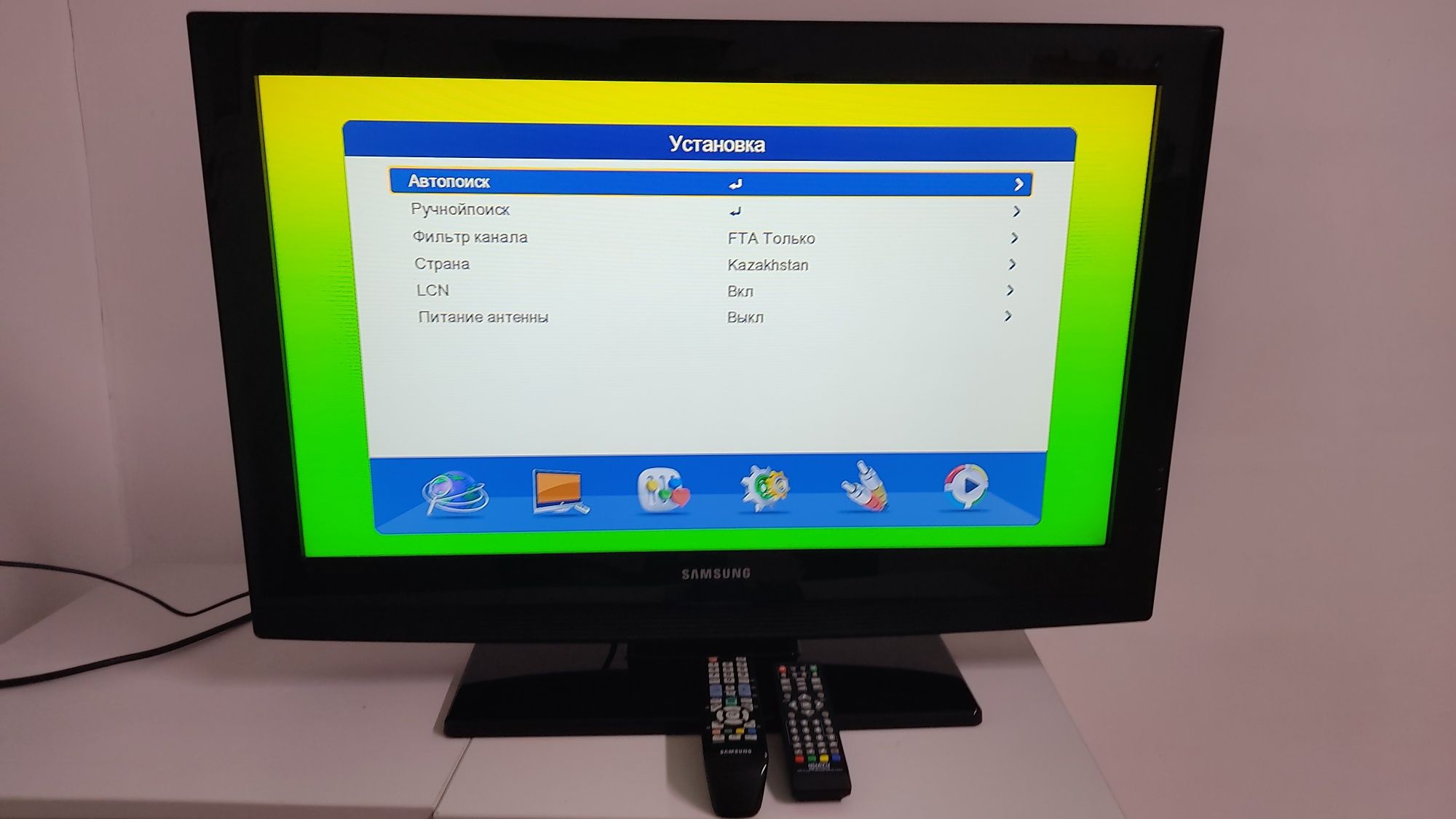 ТВ Samsung 32" с тюнером Otau TV DVB-T2. В хорошем состоянии.