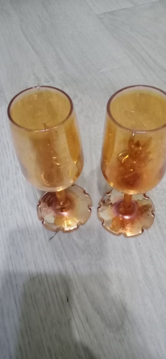 Рюмки с чертями.