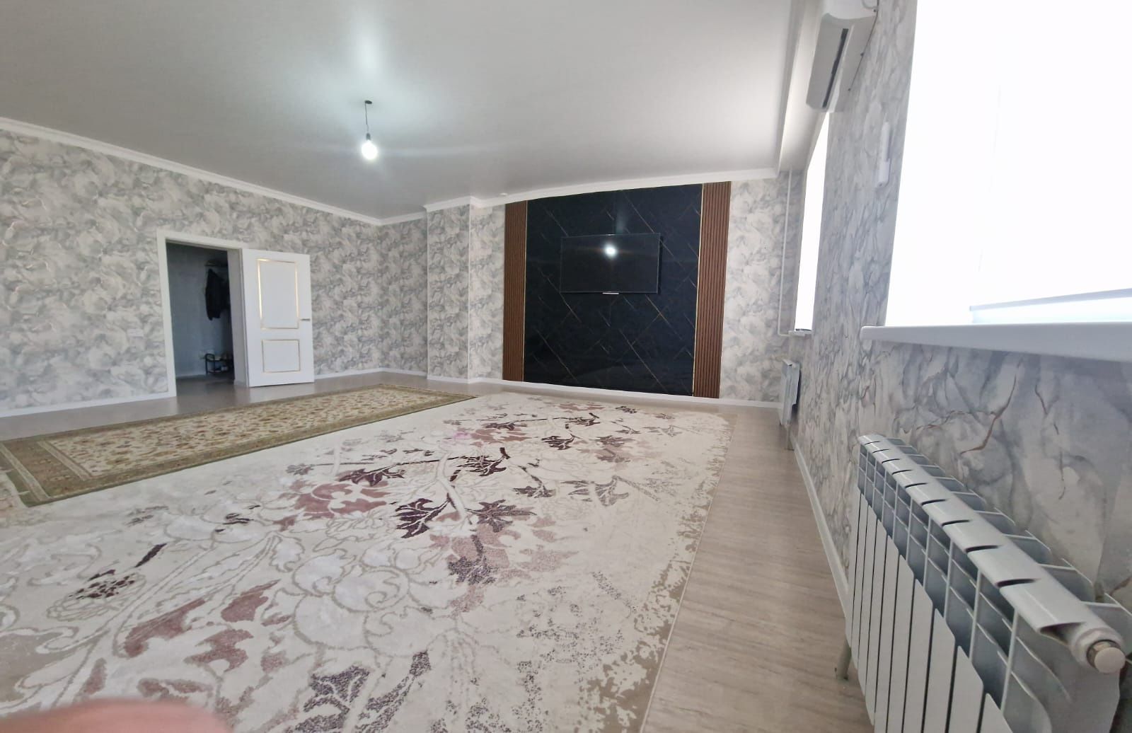 Срочно продаётся 3-х комн квартира