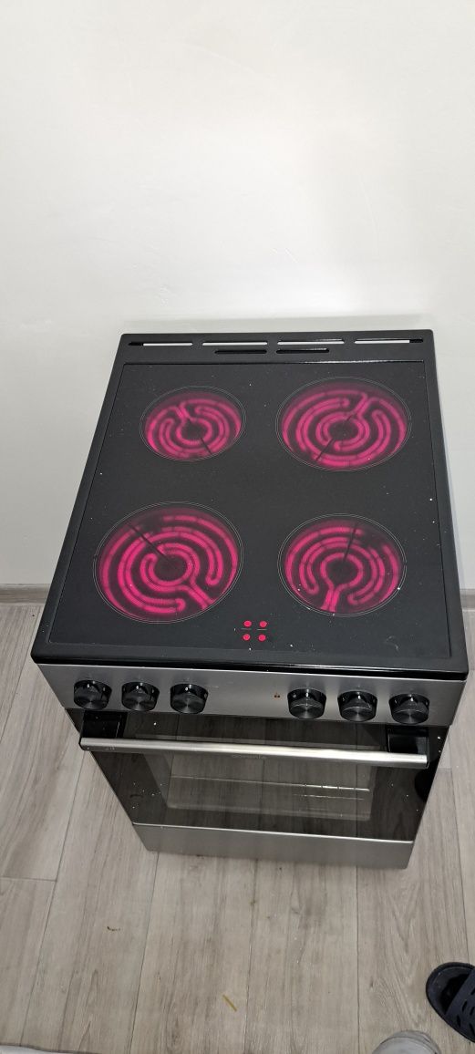 Установка плиты подключения плиты газовое и электрическое плиты. Рядом