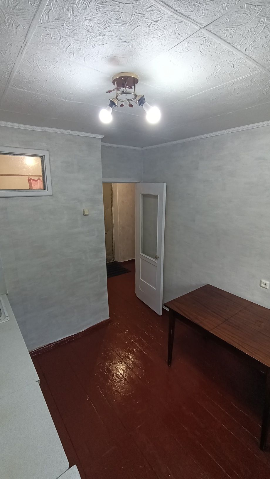 Квартира 1 комнатная на 4 этаже в 5 этажном доме, Комарова 10/2