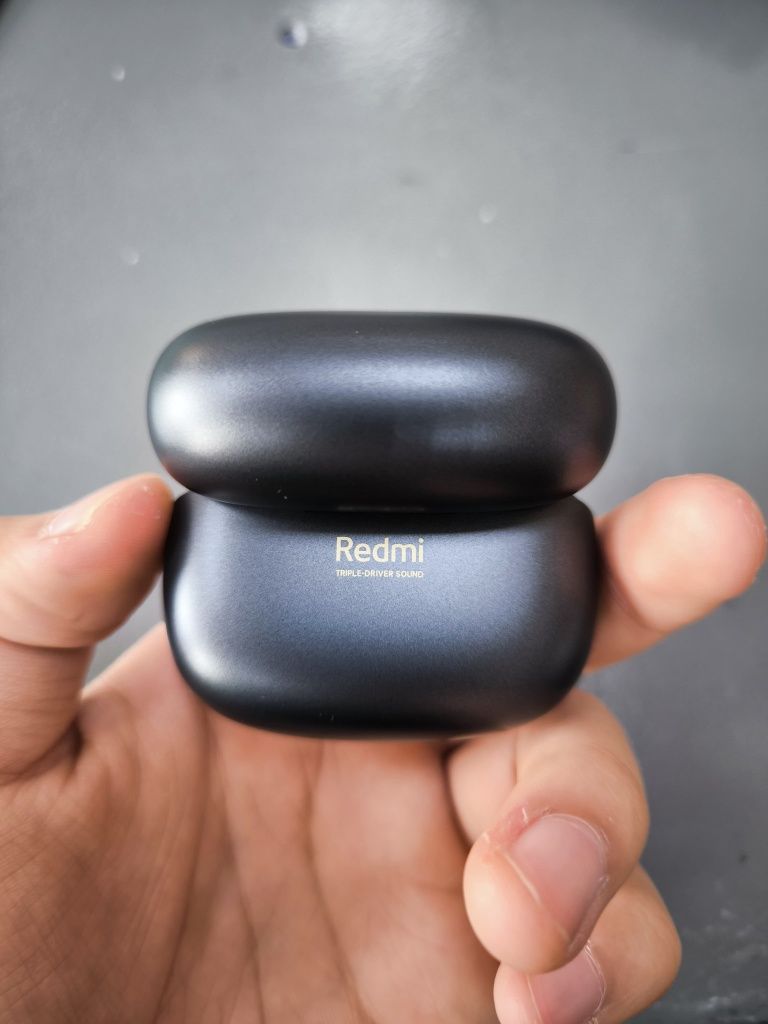 Продам наушники Xiaomi redmi buds 6 pro в идеальном состоянии