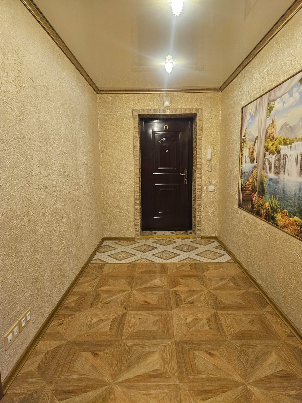2-комнатная квартира, 81 м², 5/5 этаж,Ч. Валиханова(ТД"Азия").