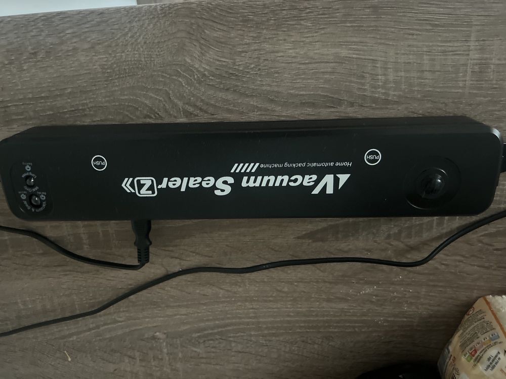 Продам Вакуумный упаковщик «Vacuum Sealer Z»