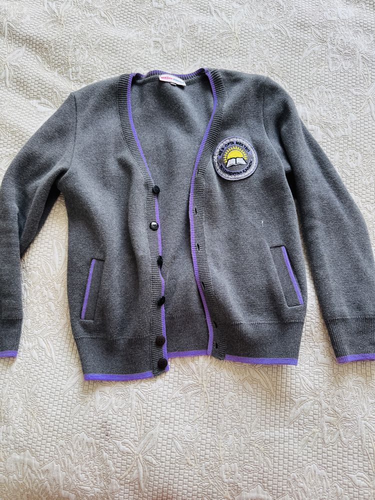 Продам школьные рубашки на 7-8 лет