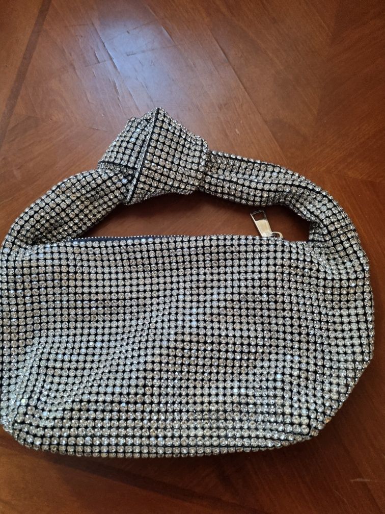 Продам сумочку из камней