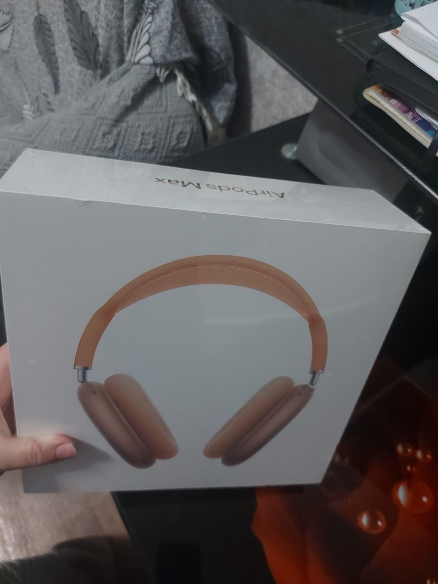 Продам новые наушники apple airpods max