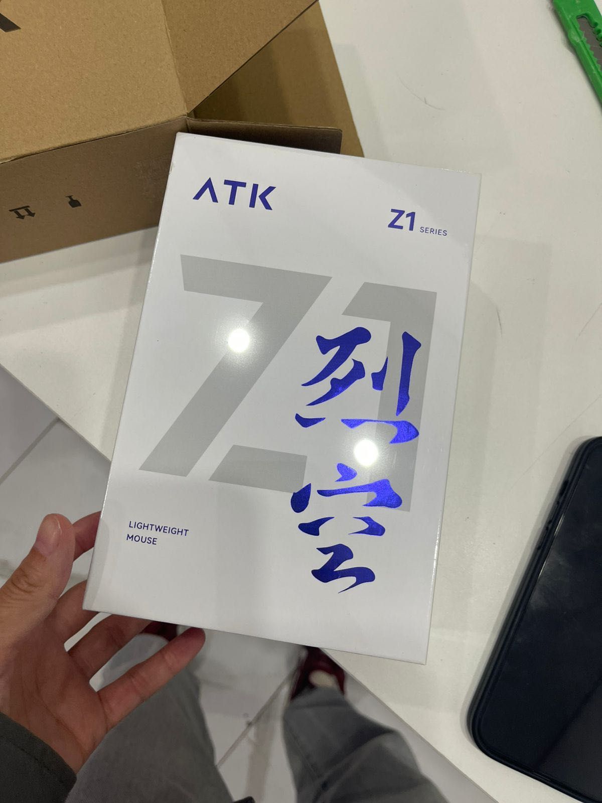 Продаю мышку ATK VXE игровая беспроводная мышка BLAZING SKY Z1 ULTRA