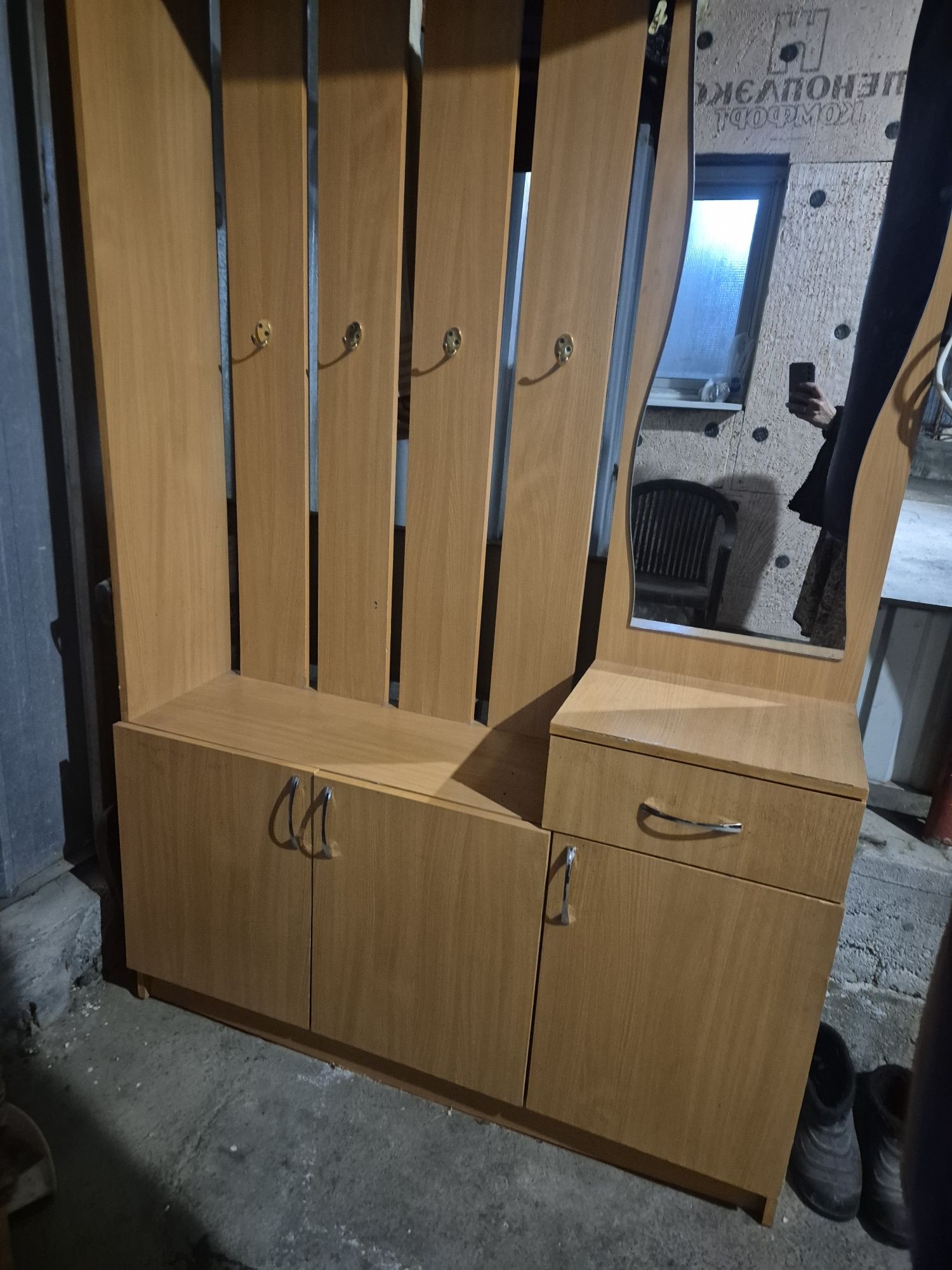 Продам прихожии шкаф