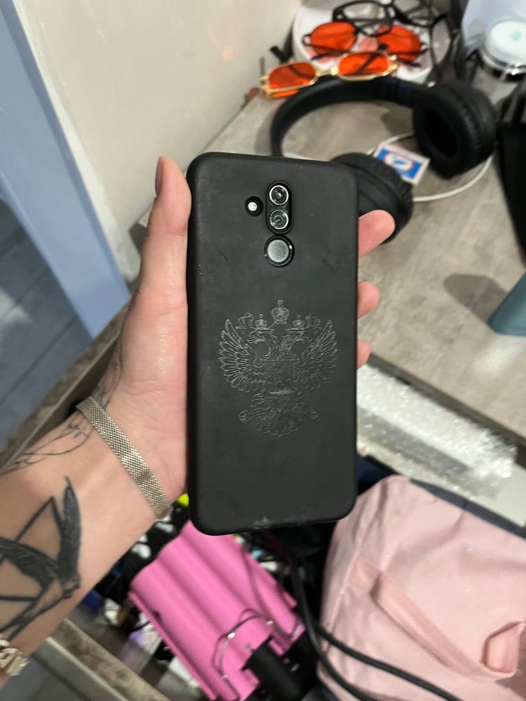Продам Huawei mate 20 lite