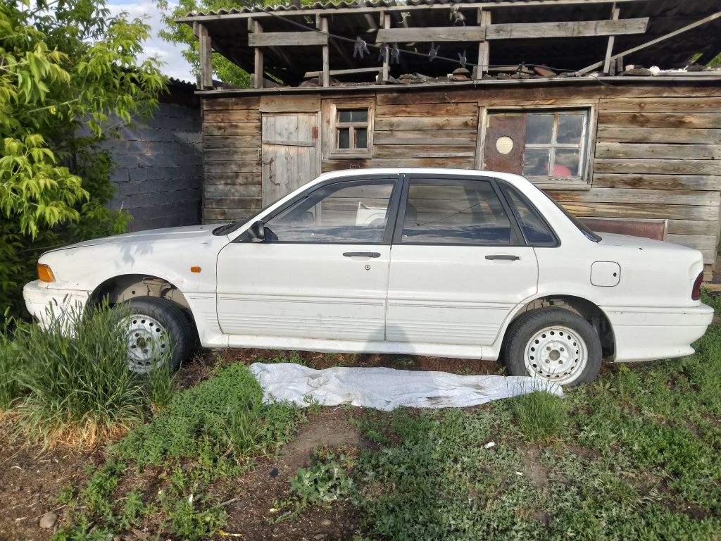 Продам Мицубиси галант на разбор