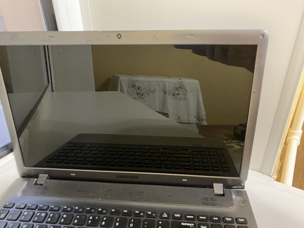 Ноутбук Samsung Core i5 2012 года 4/700 Гбт