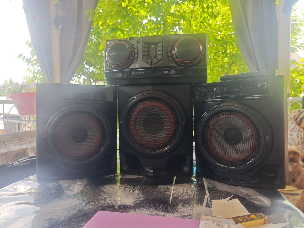 Продам муз. центр LG