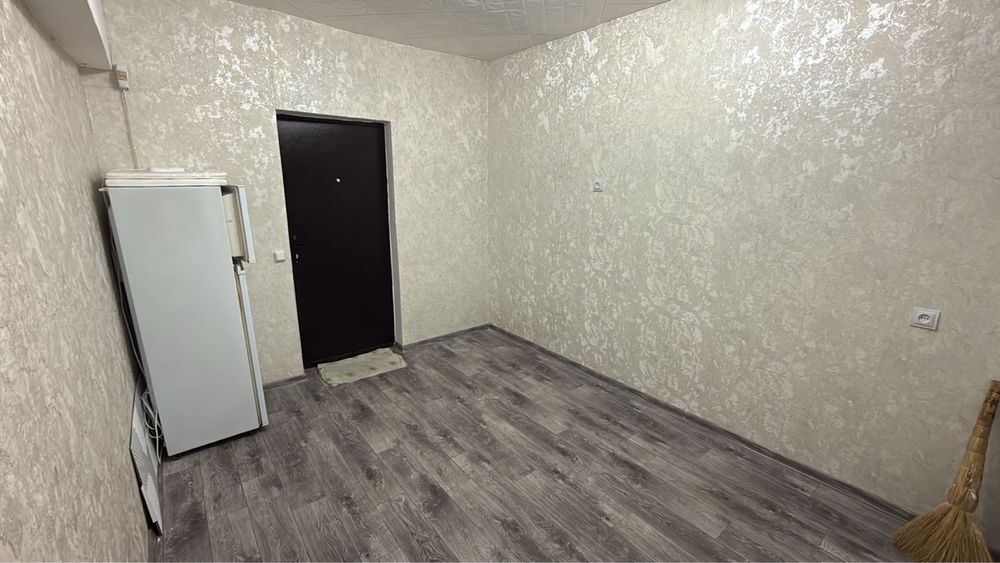 Продам 1 комн в секц общежитии