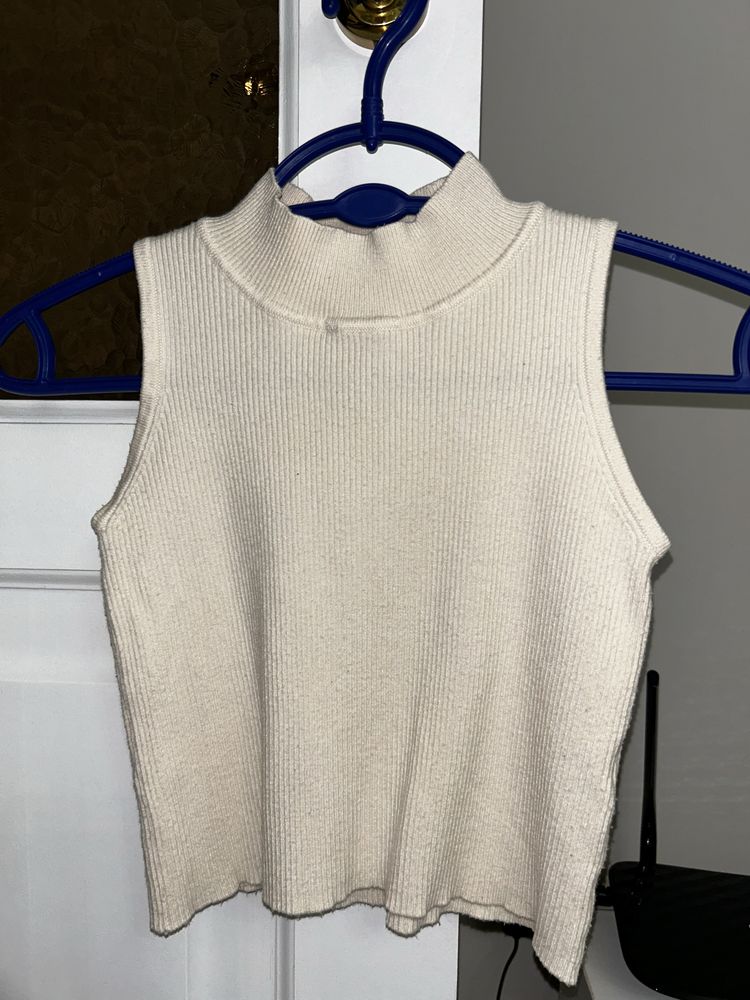 Вещи все фирменные zara и адидас