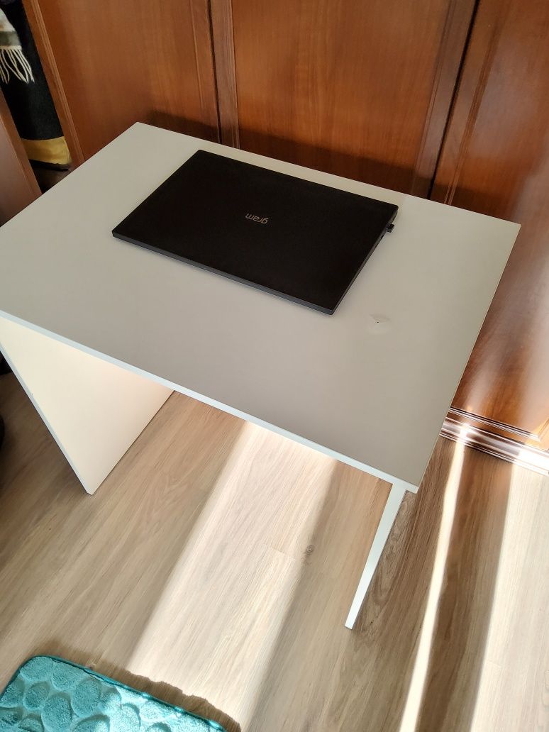 Письменный стол для компьютера Икея Икеа школьная парта Ikea для учебы