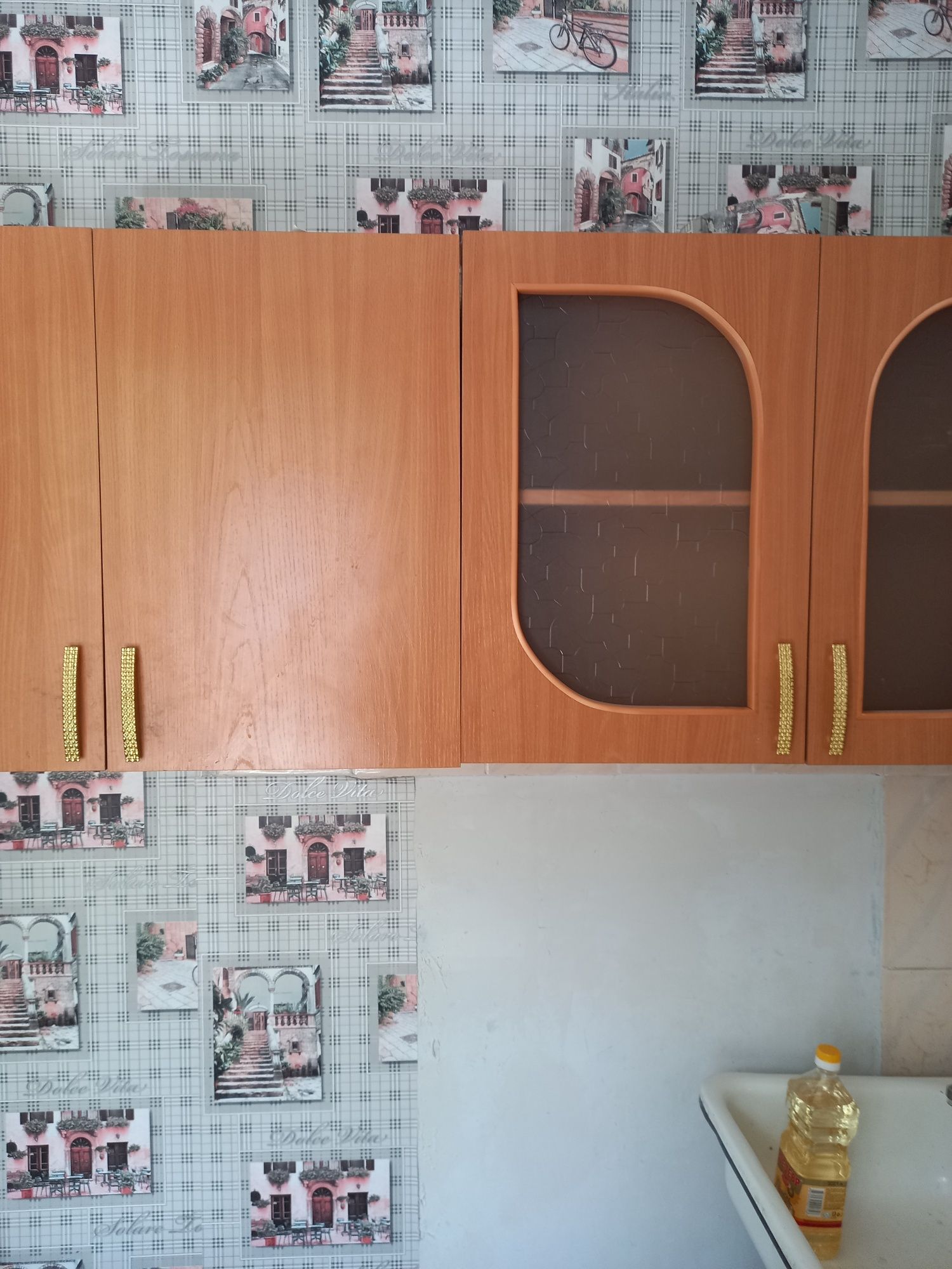 Продам 2 кухонных шкафчика