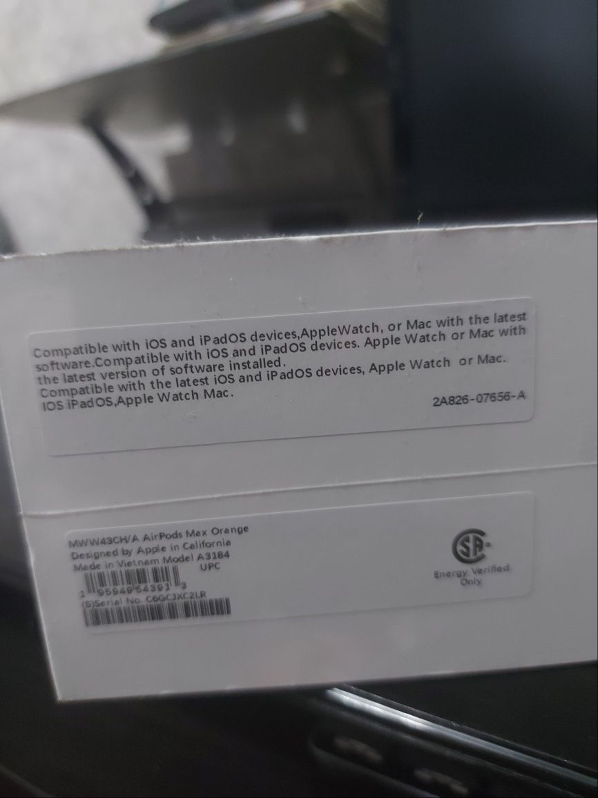 Продам новые наушники apple airpods max