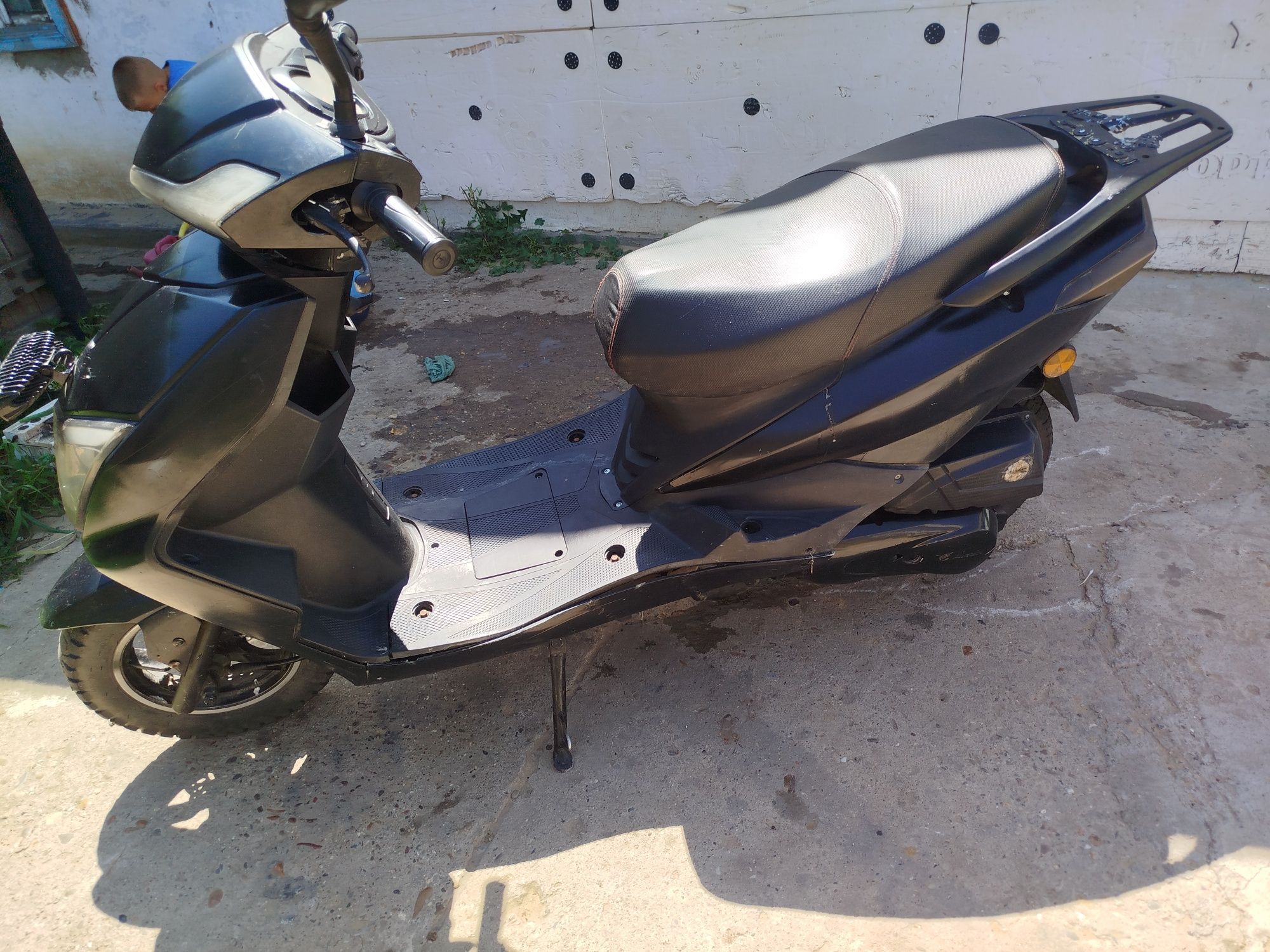 Продам скутер 150ку