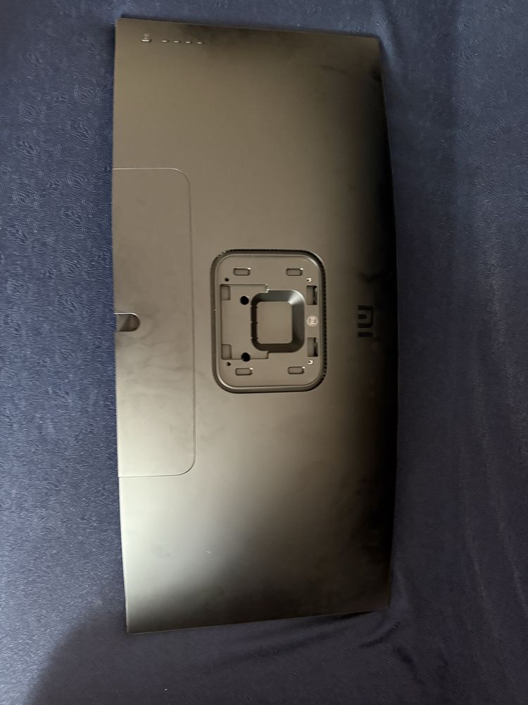 Продам Монитор Xiaomi Mi Curved Gaming XMMNTWQ34 черный
