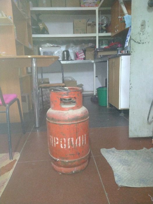 продам газовую плиту с 1пропановым баллоном и  б/у с редуктором