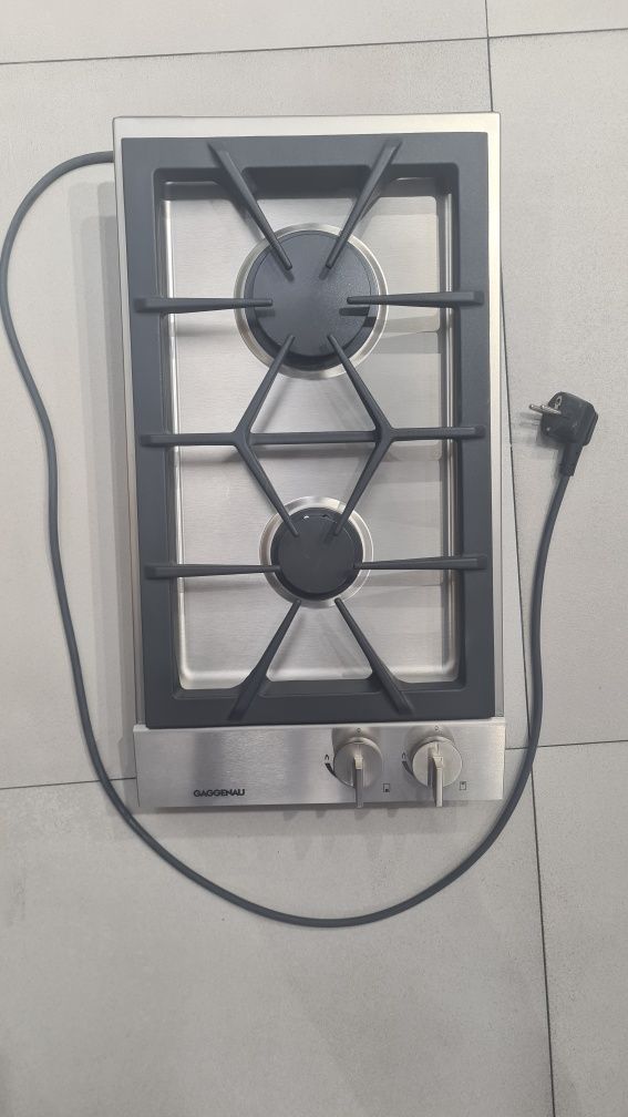 Газовая поверхность на 2 конфорки от брэнда Gaggenau.