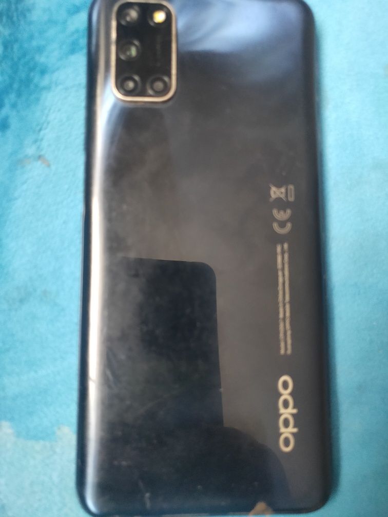 Oppo A72  памят128 гб  б.у состаяние среднее