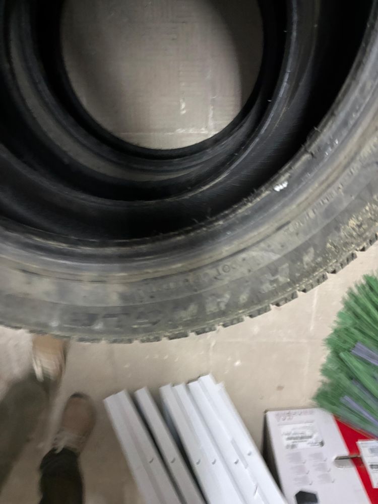 Зимние шины 215/55R17