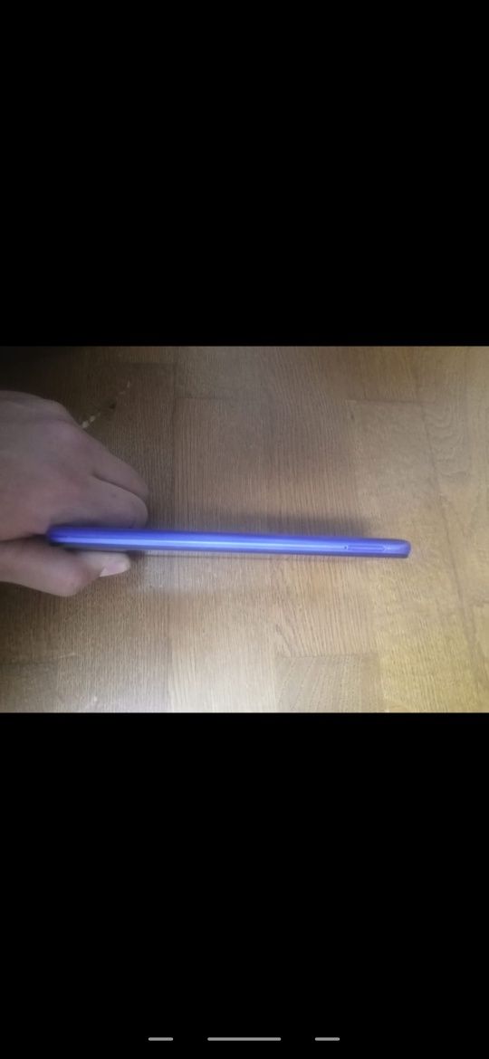 Телефон REDMI 9 T немного треснут экран обмен на айфон