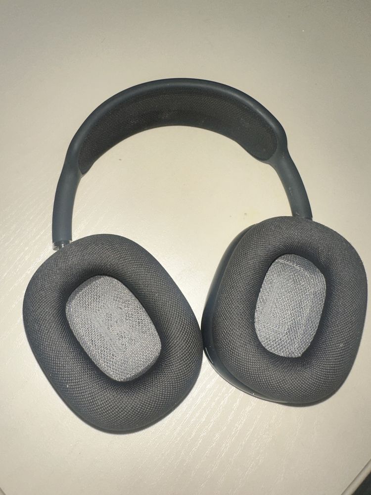 Airpods Max с чехлом
