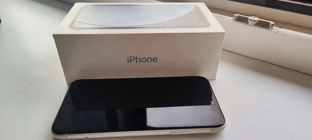 Iphone XR б/у в хорошем состоянии