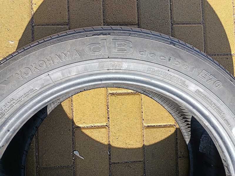 ОДНА шина 215/55 R17 - "Yokohama dB decibel E70" (Япония), летняя.