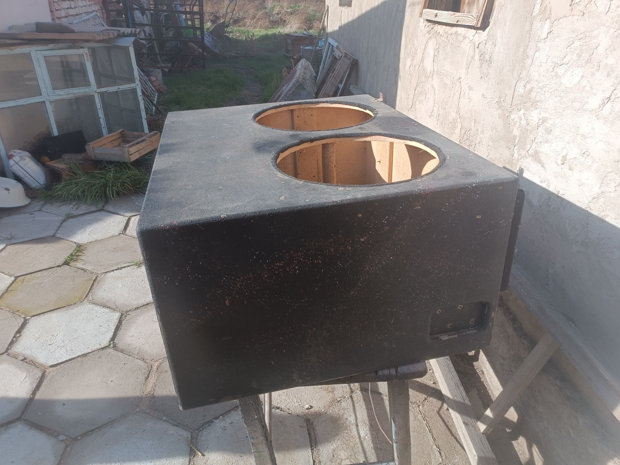 Продам короб для сабвуфера под две 15