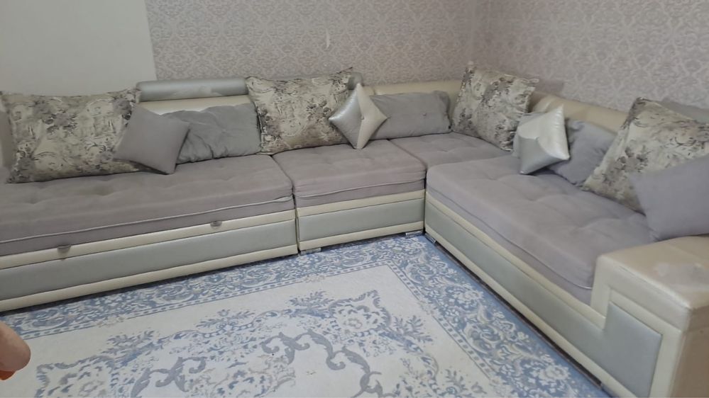 Срочно продам угловой диван