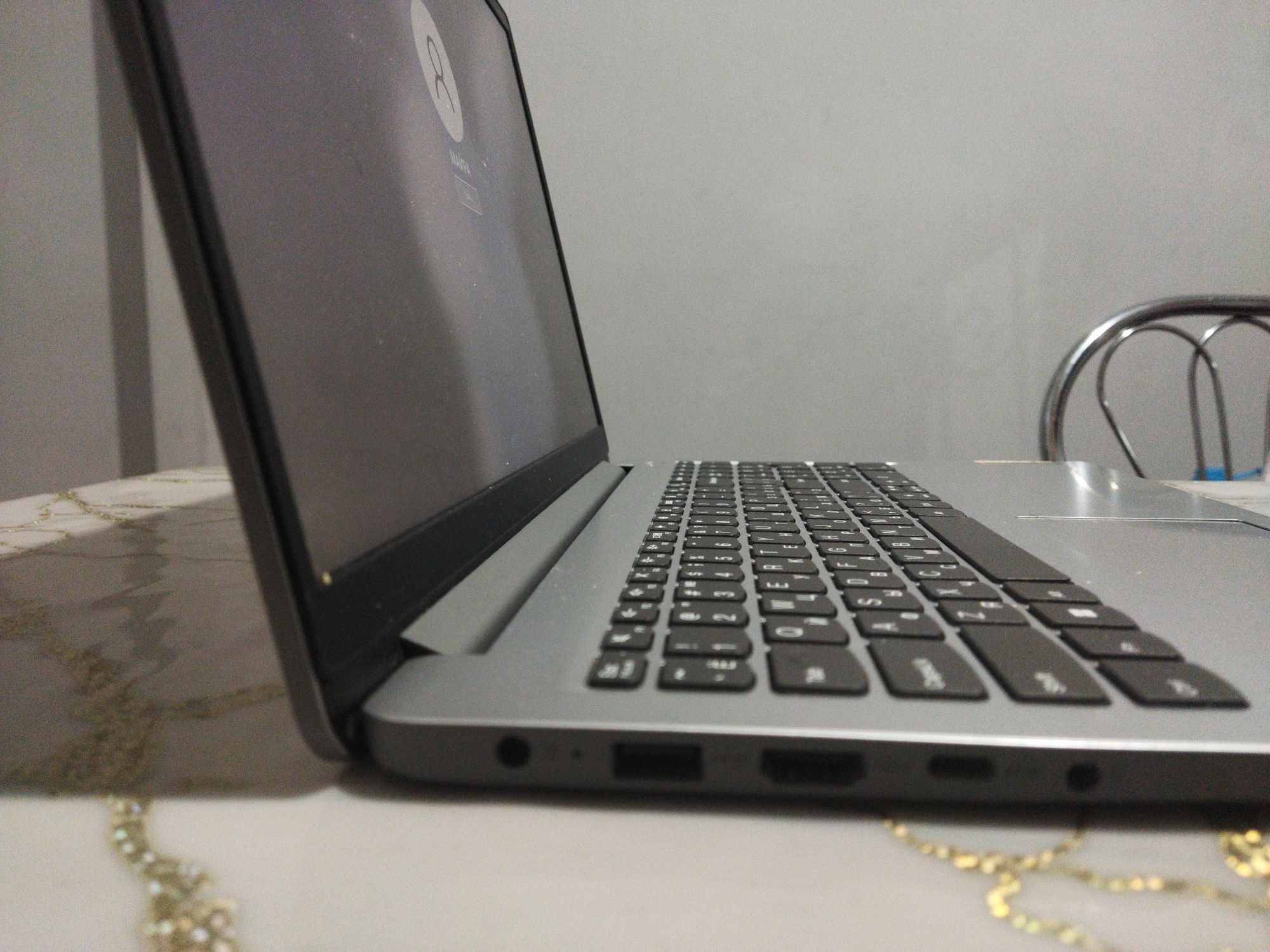 Ноутбук Lenovo IdeaPad Slim 3 15IAH8 83ER001WRK серый