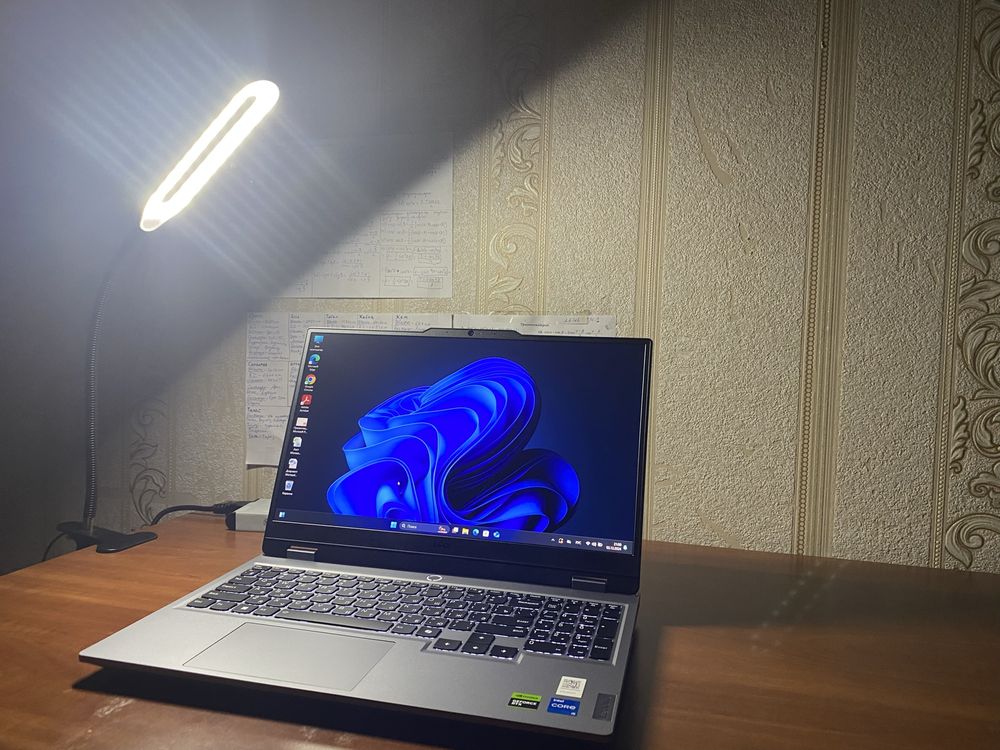Продам игровой ноутбук Lenovo loq 15IAX9