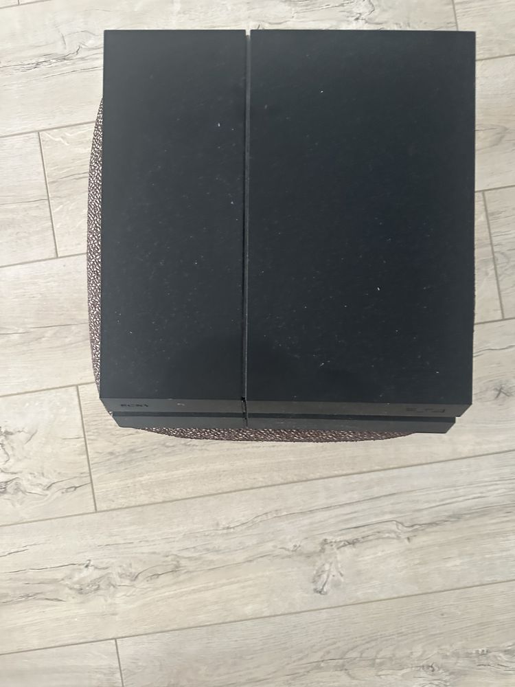 Приставка Playstation 4