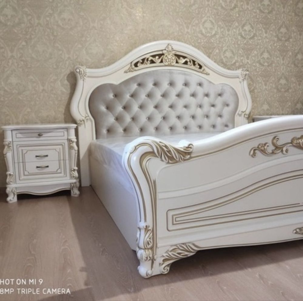 Продается спальный гарнитур