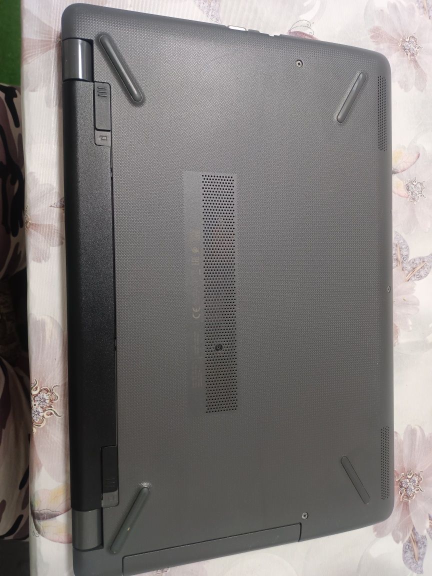 Ноутбук hp в хорошем состоянии