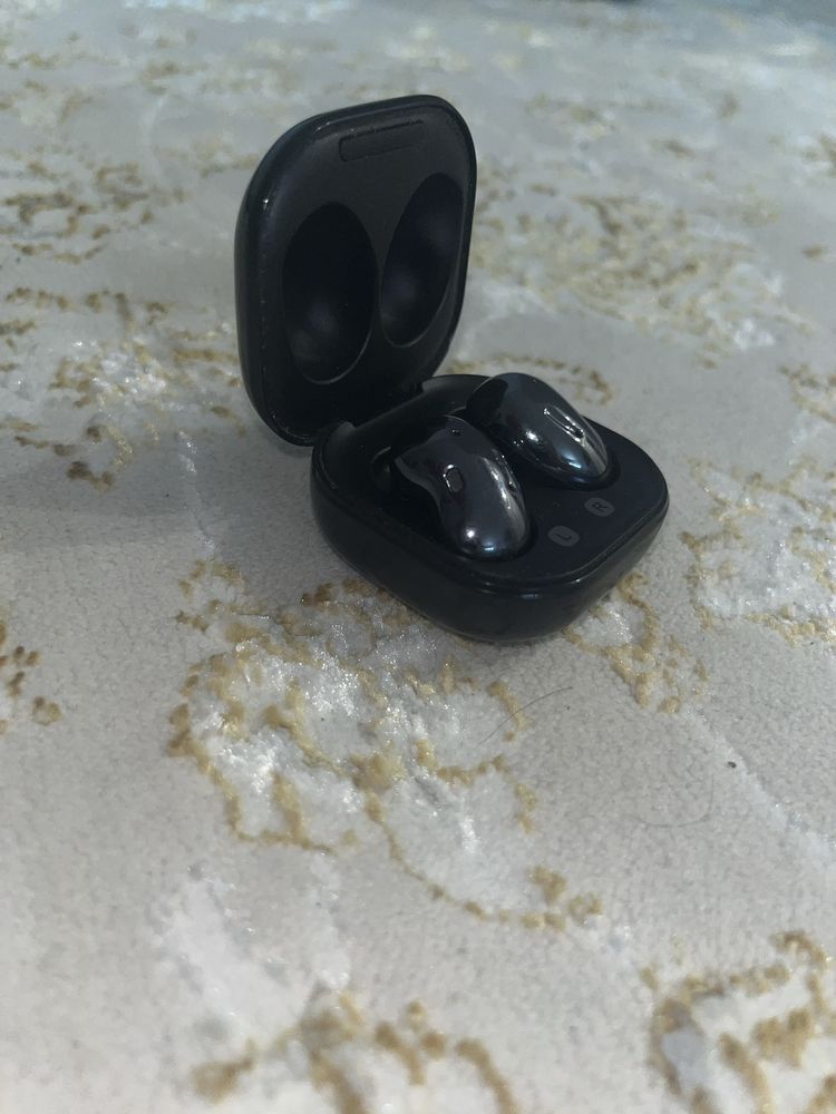 Наушники galaxy buds live