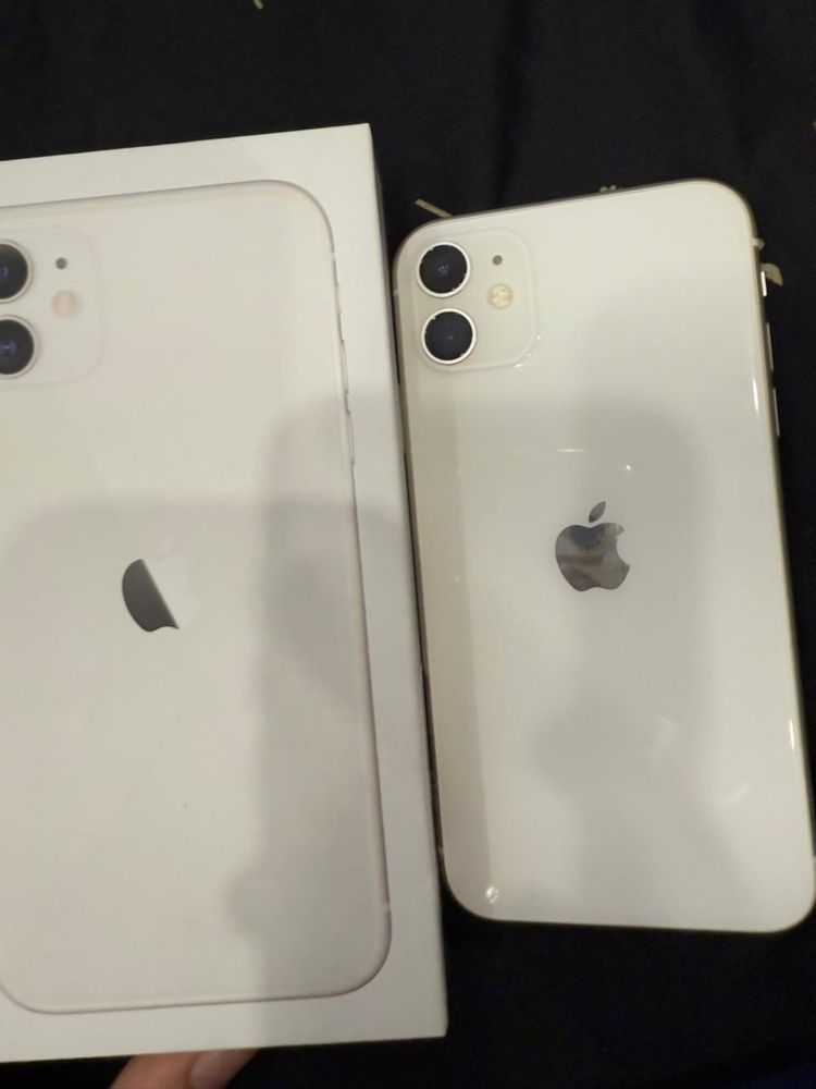 iPhone 11 телефон